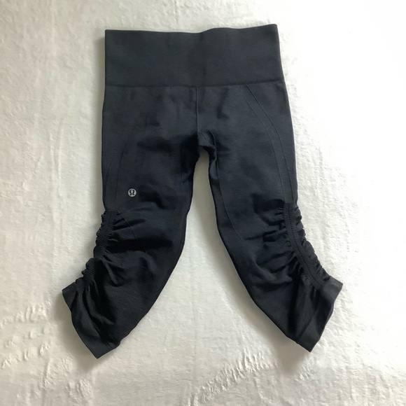Lululemon In The Flow Crop Leggings Heathered Black Size 4 - Picture 4 of 10
